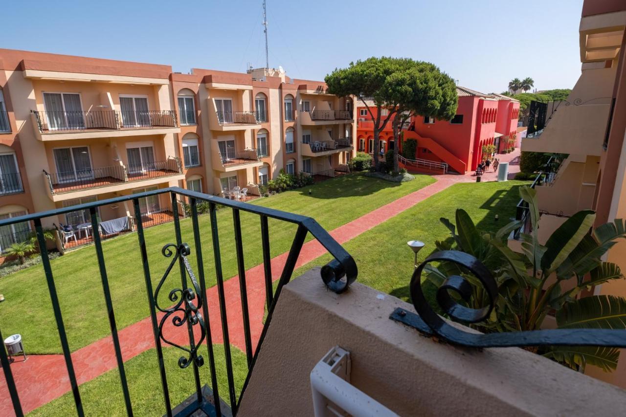 Aparthotel Las Dunas Chiclana de la Frontera Exteriör bild