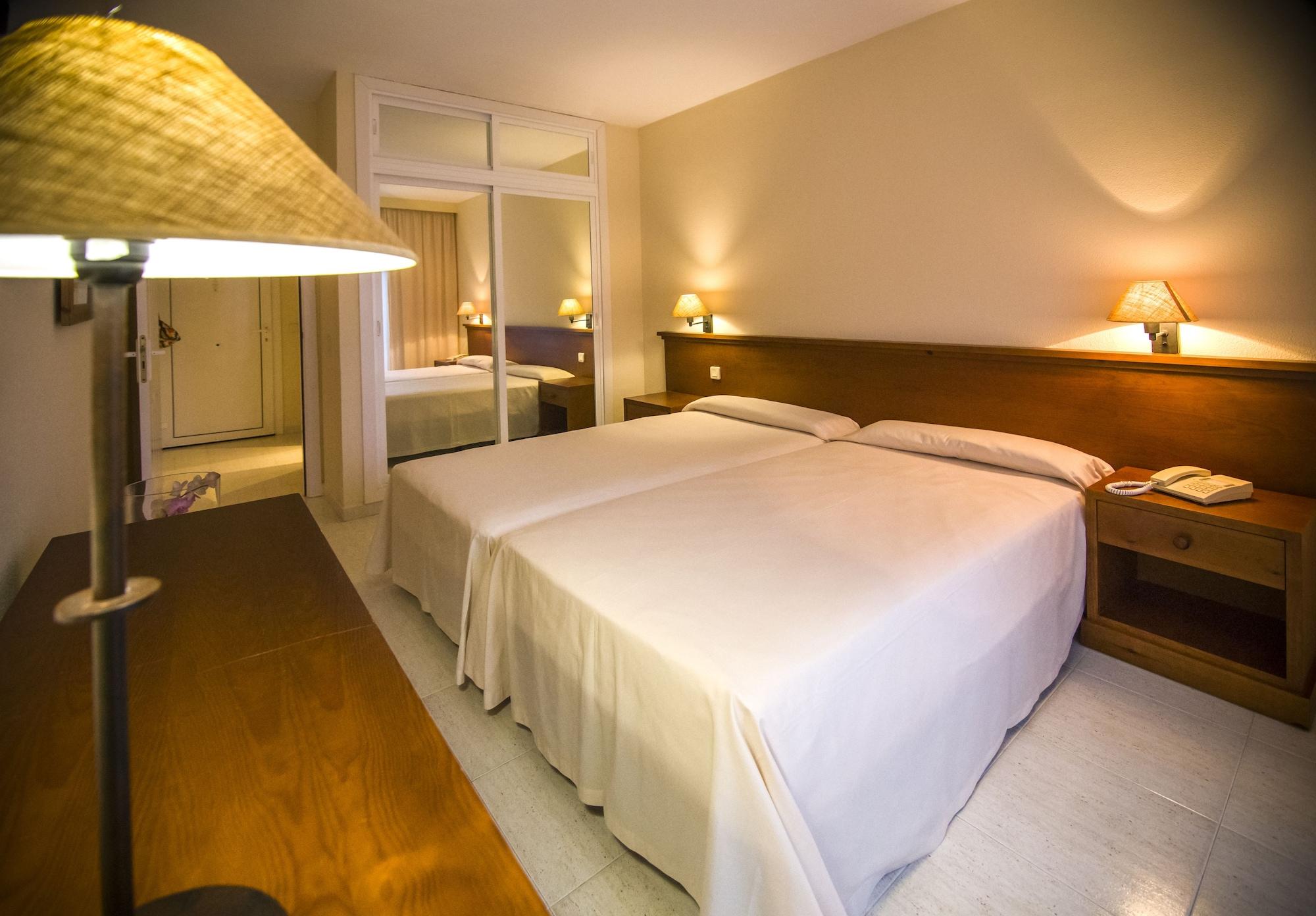 Aparthotel Las Dunas Chiclana de la Frontera Exteriör bild