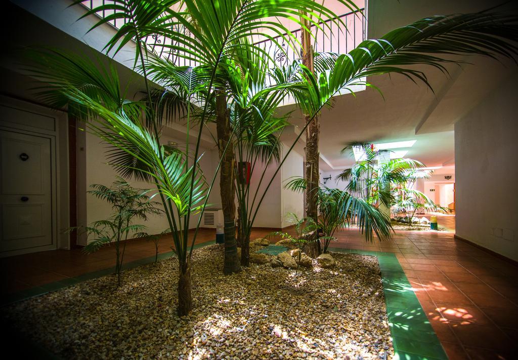 Aparthotel Las Dunas Chiclana de la Frontera Exteriör bild