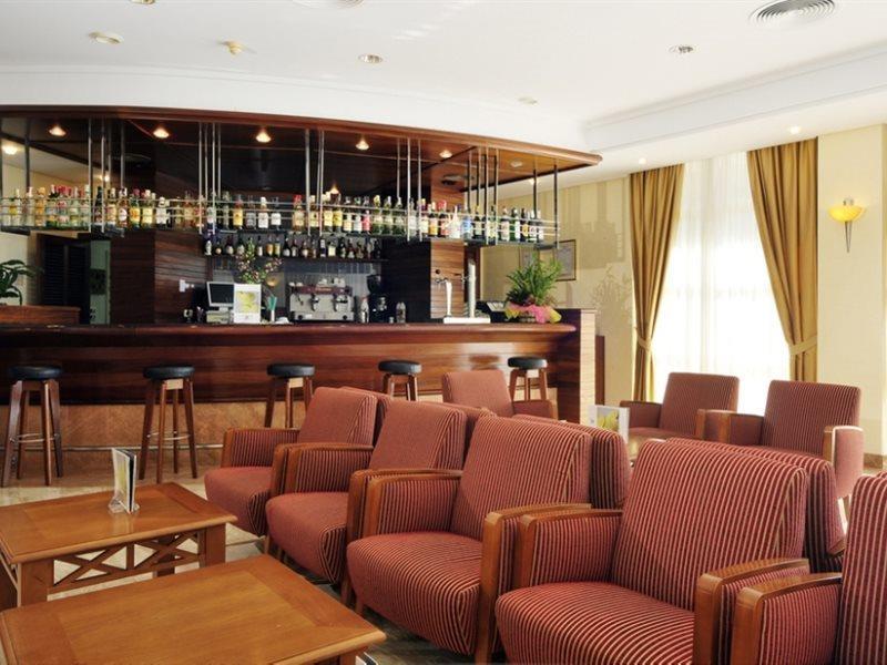 Aparthotel Las Dunas Chiclana de la Frontera Exteriör bild