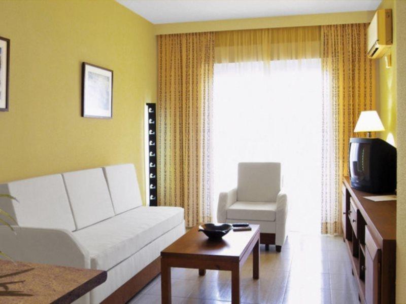 Aparthotel Las Dunas Chiclana de la Frontera Exteriör bild